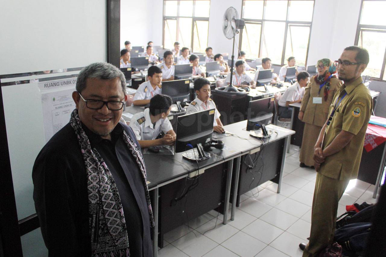 Gubernur Ahmad Heryawan...