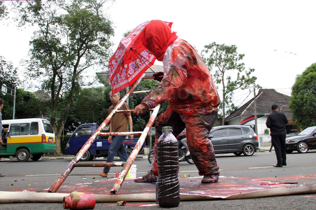 Seniman Tolak Pembangunan...