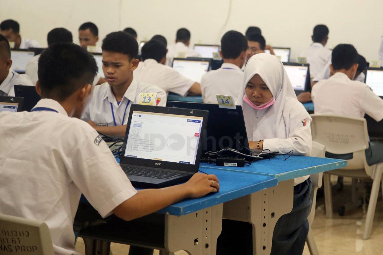 UNBK di SMK Negeri 2...
