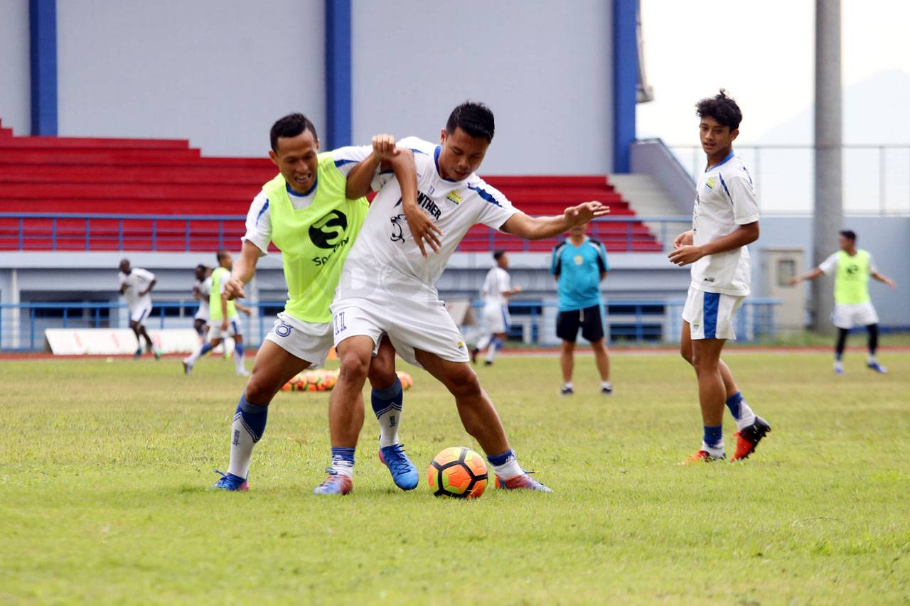 Lama Tak Bermain, Pemain...