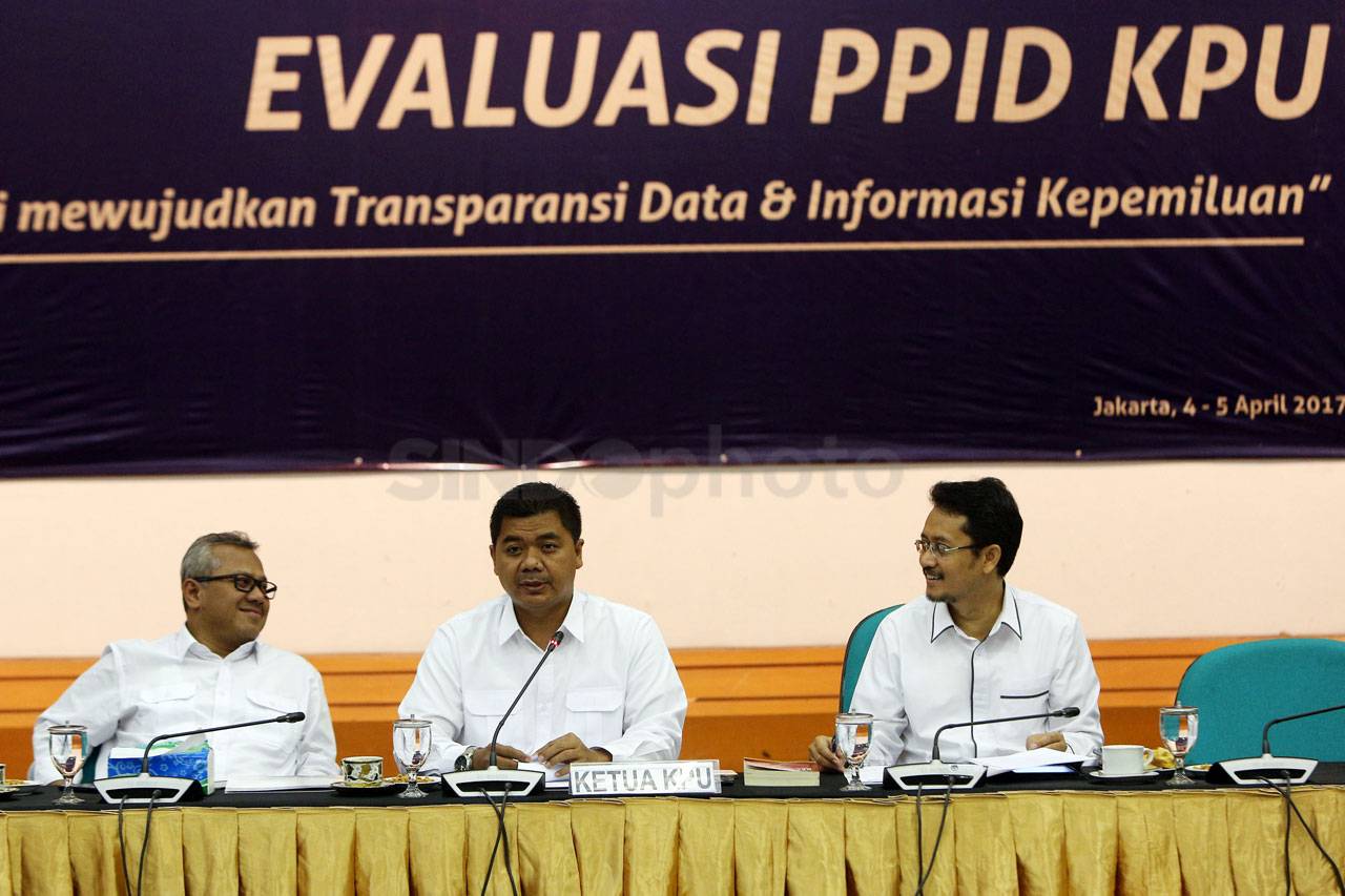 KPU Gelar Rapat Evaluasi...