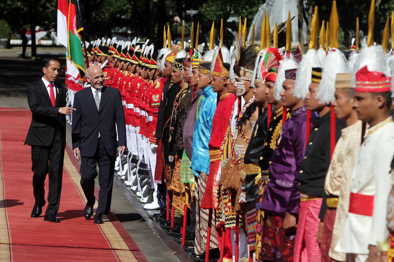 Presiden Jokowi Terima...