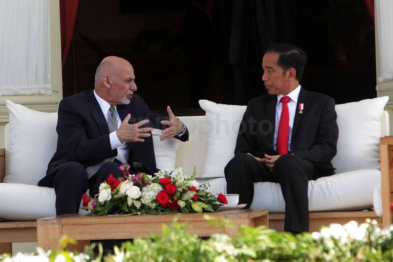 Presiden Jokowi Terima...