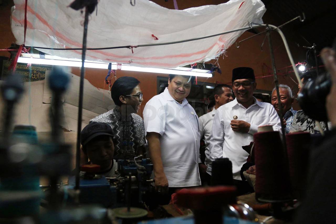 Menperin Tinjau Sentra...