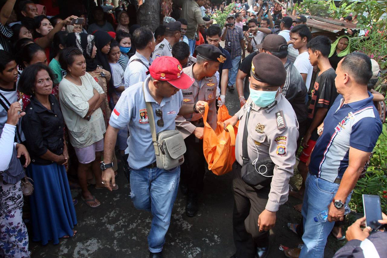 Satu Keluarga di Medan...
