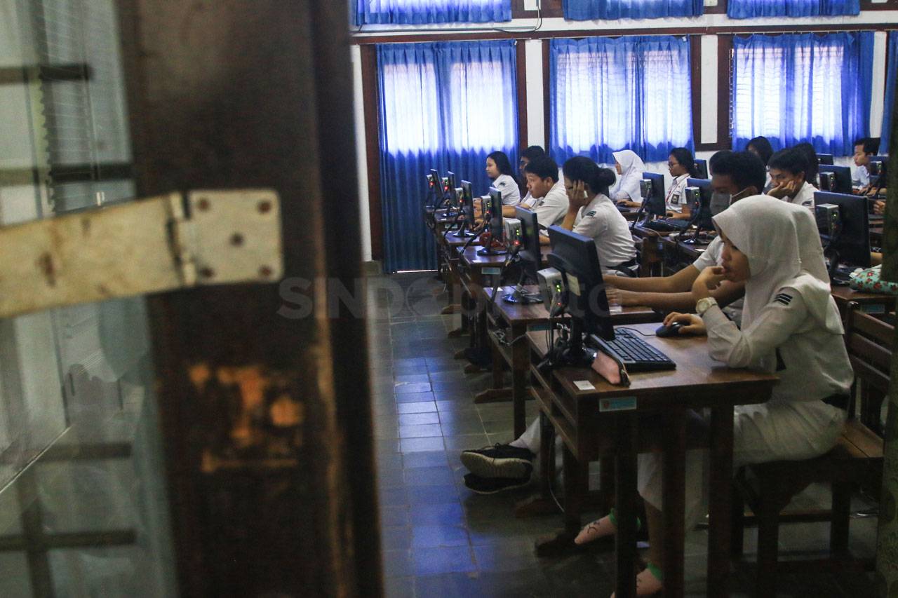 SMAN 1 Semarang Selenggarakan...