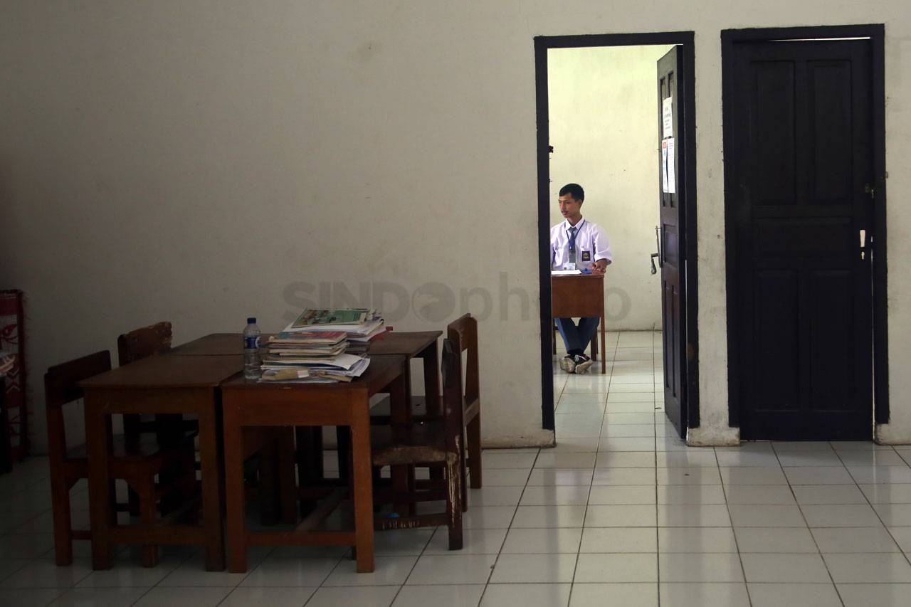 Ujian Nasional Siswa...