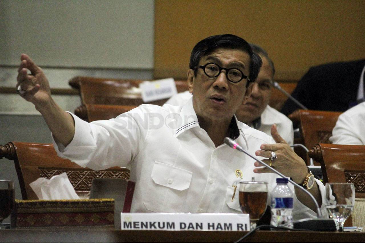 Menkum HAM Raker dengan...