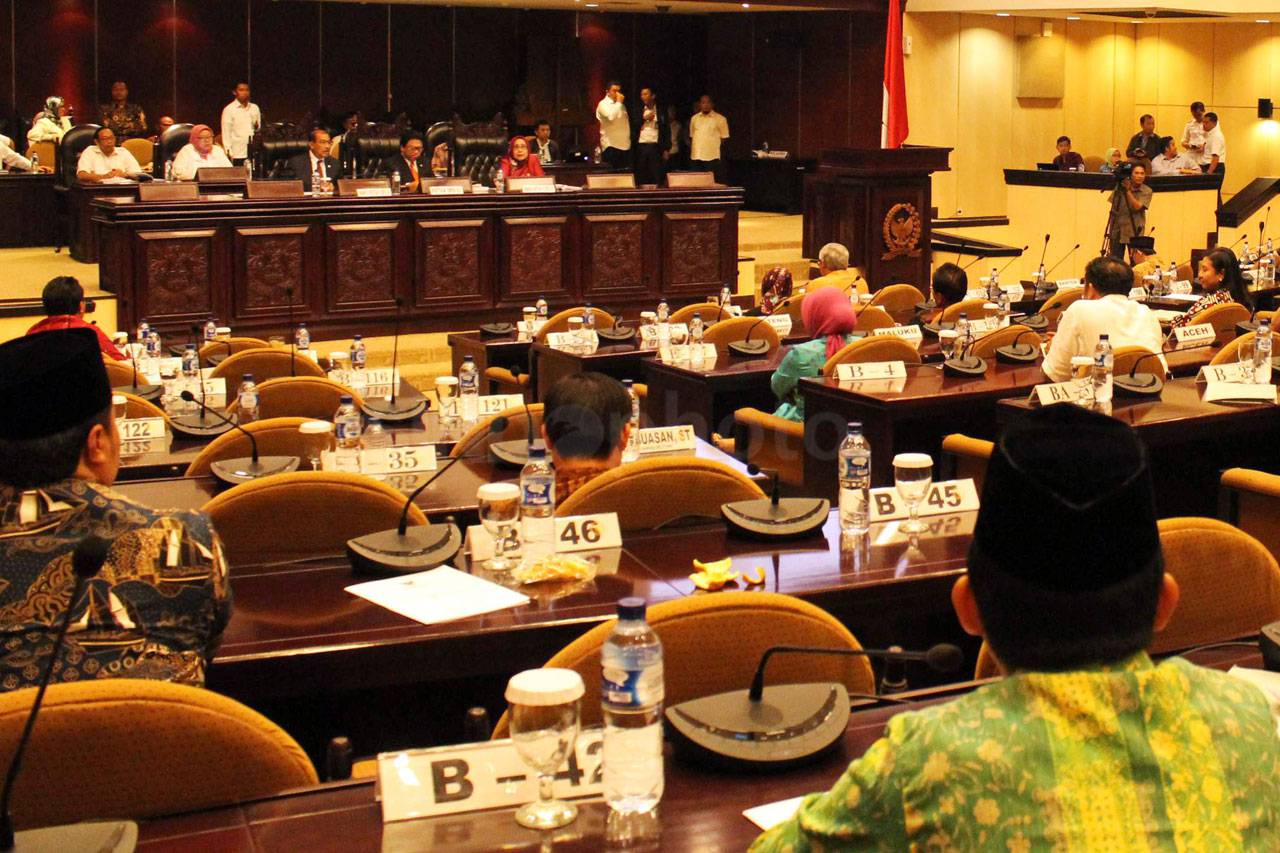 Paripurna DPD Diwarnai...