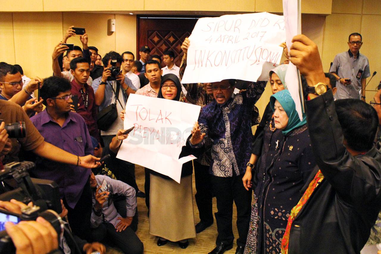 Paripurna DPD Diwarnai...
