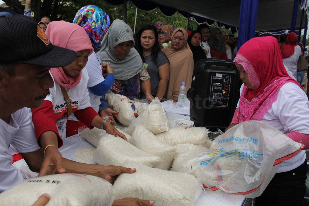 HT Kunjungi Bazar Beras...