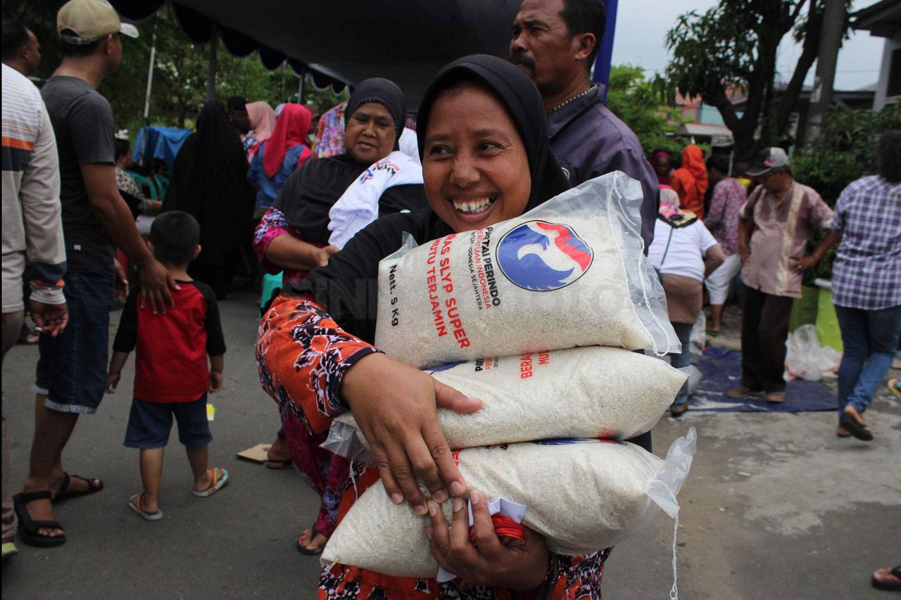 HT Kunjungi Bazar Beras...