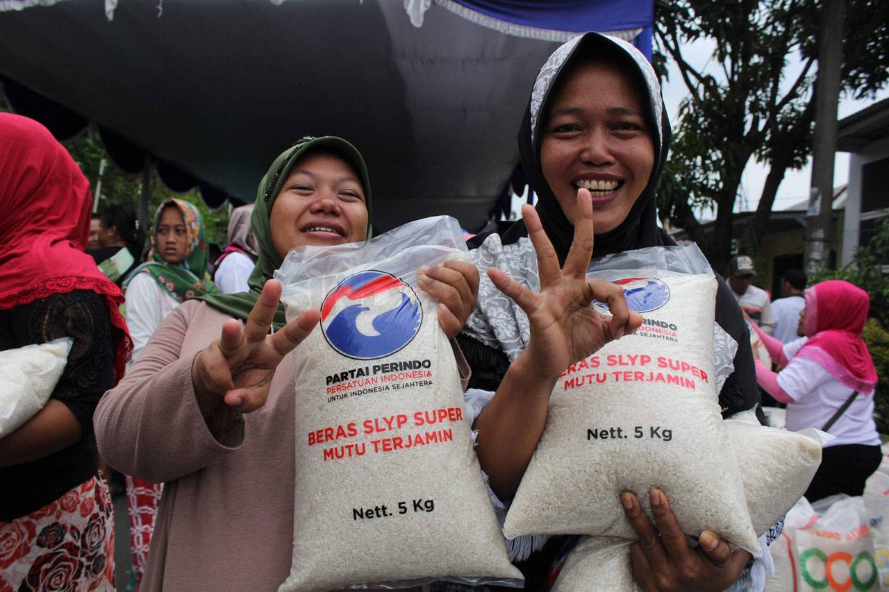 HT Kunjungi Bazar Beras...