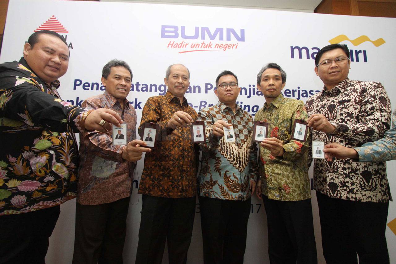Bank Mandiri dan Semen...