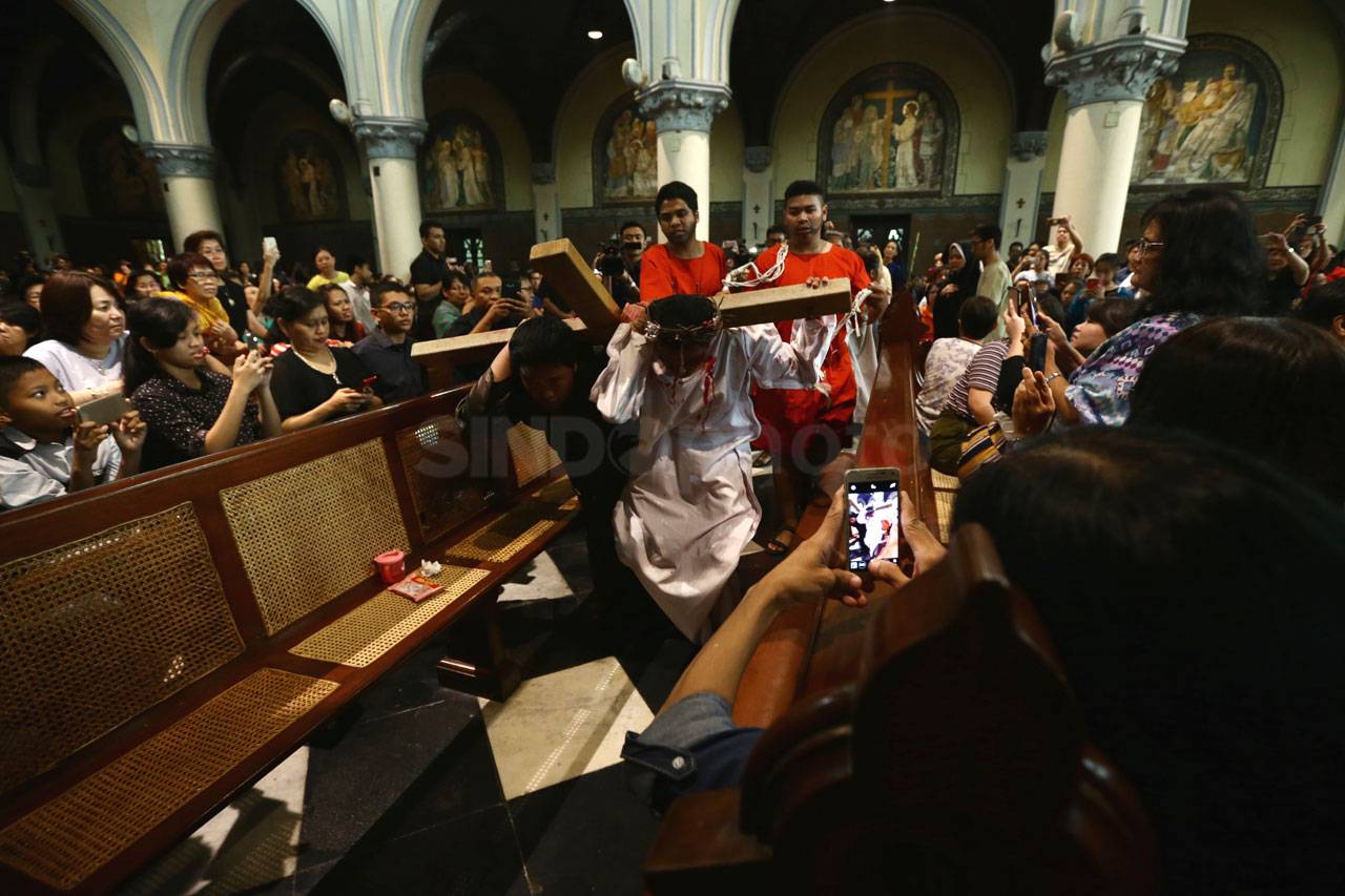 Jalan Salib Gereja Katedral...