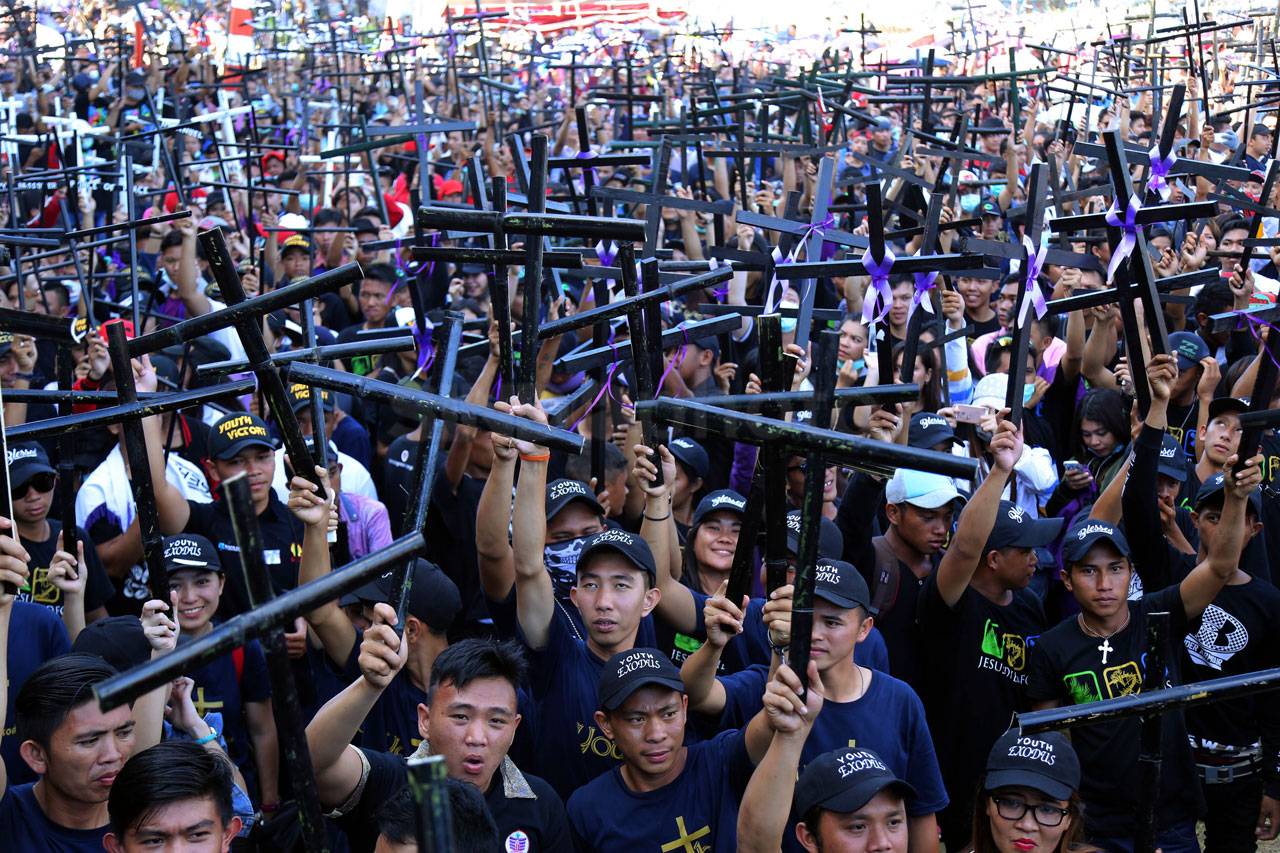 Pawai Salib di Bitung...