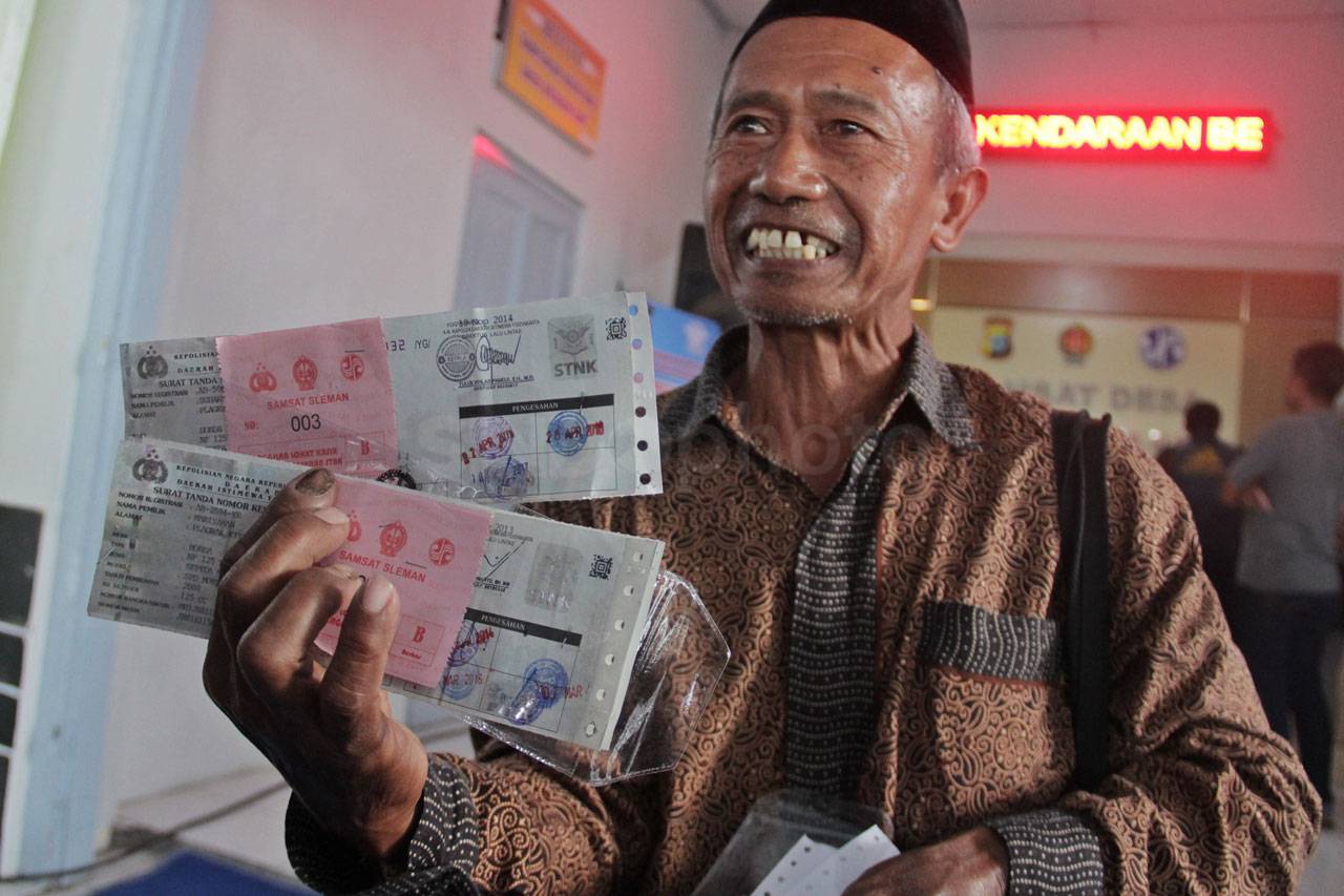 Sri Sultan Tinjau Samsat...