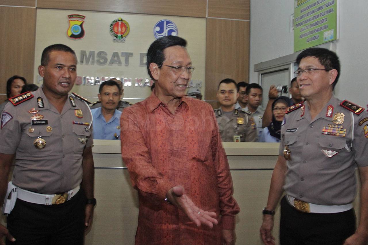 Sri Sultan Tinjau Samsat...