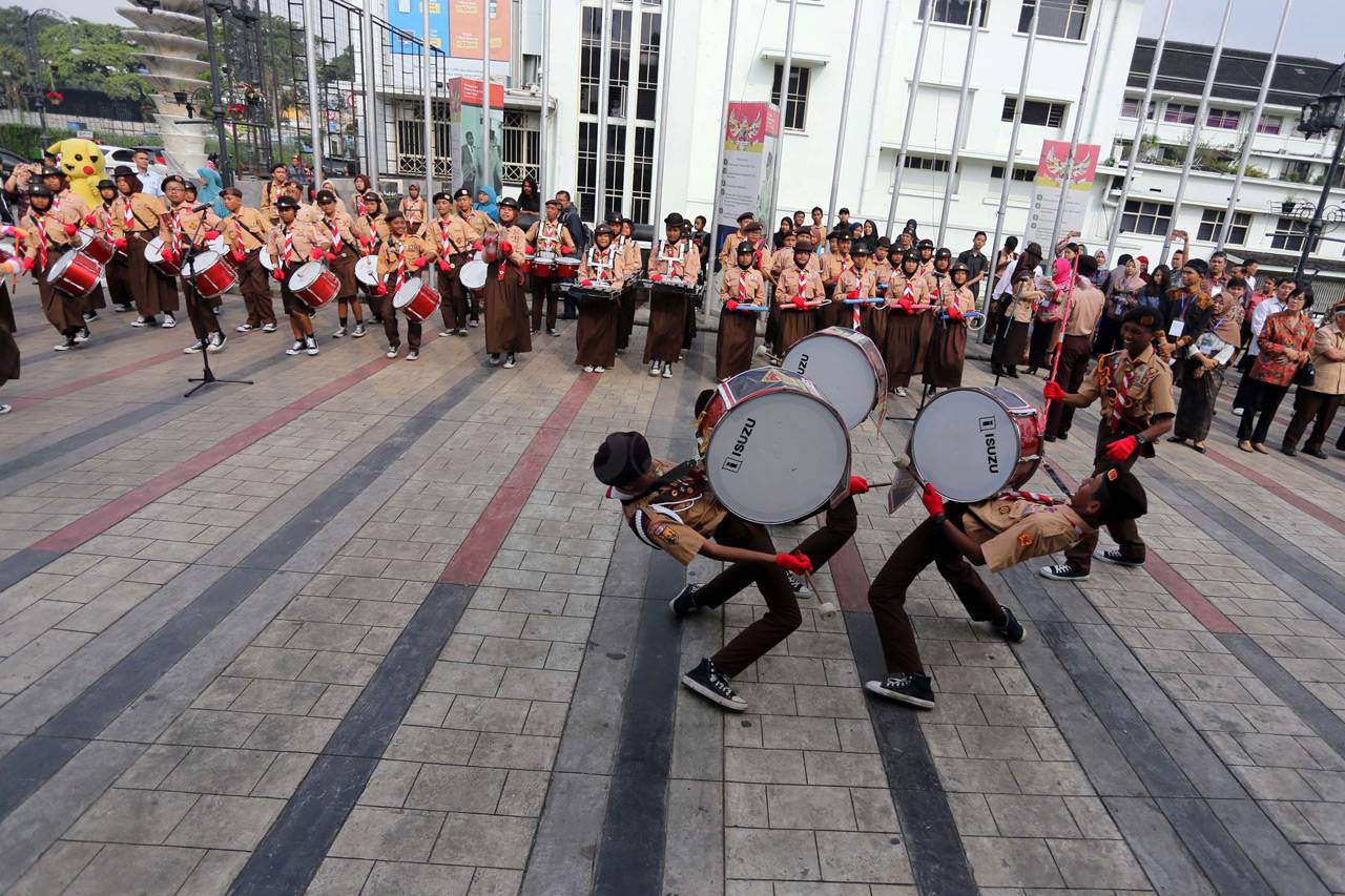 Pramuka Kibarkan Bendera...