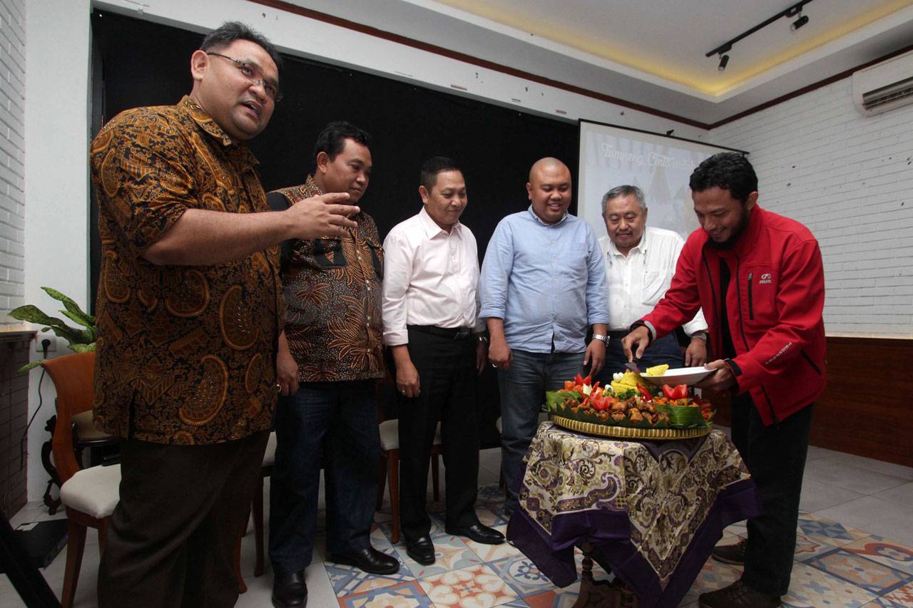 Tumpeng untuk Dahlan...