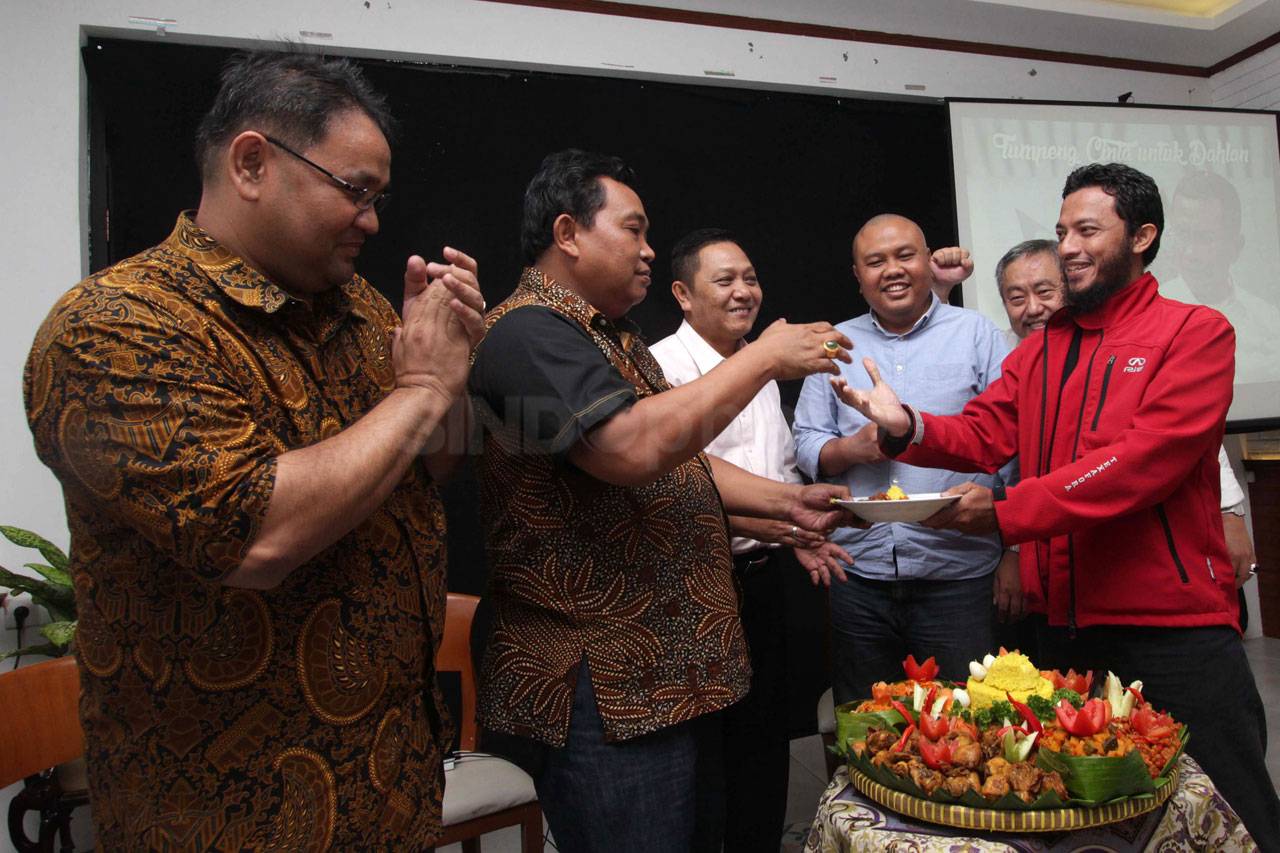 Tumpeng untuk Dahlan...