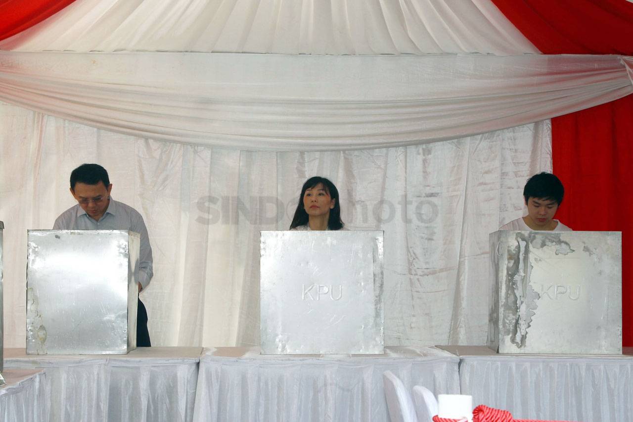 Ahok Nyoblos di TPS...