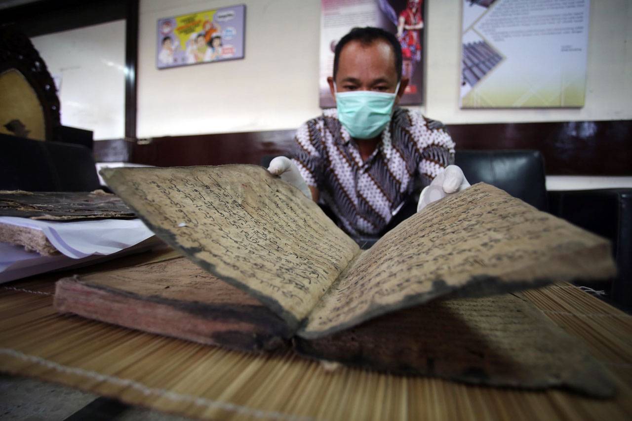 Naskah Arab Pegon Kuno...