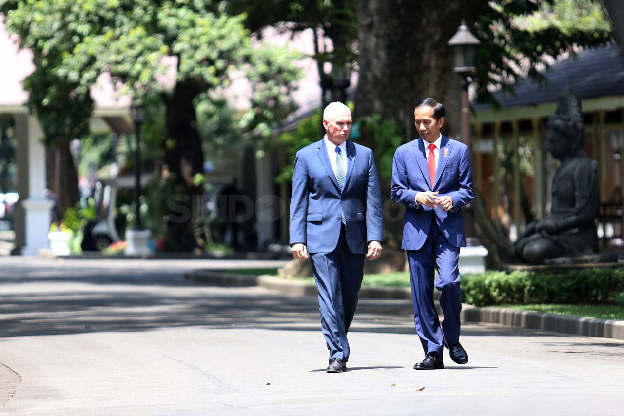 Presiden Jokowi Terima...