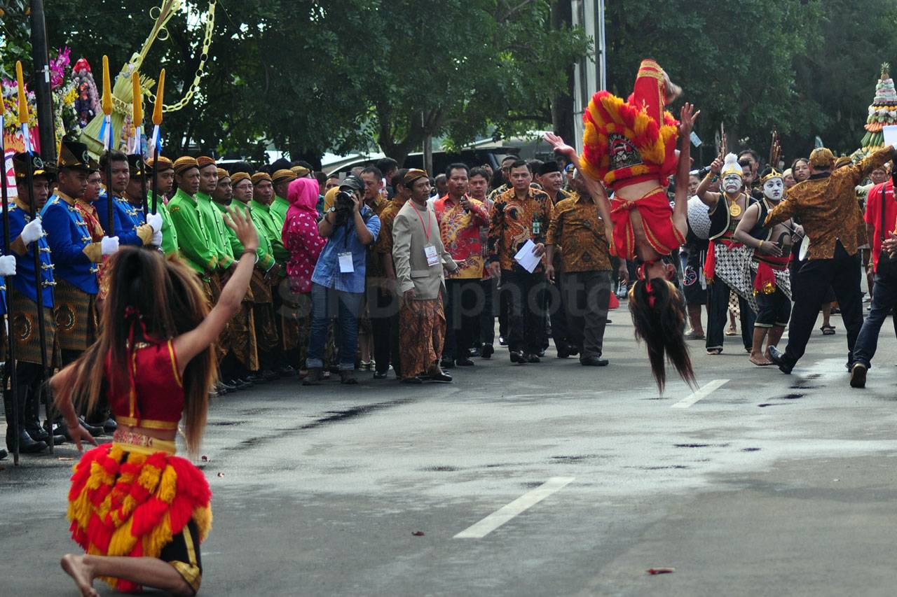 Kirab Boyongan Pedagang...