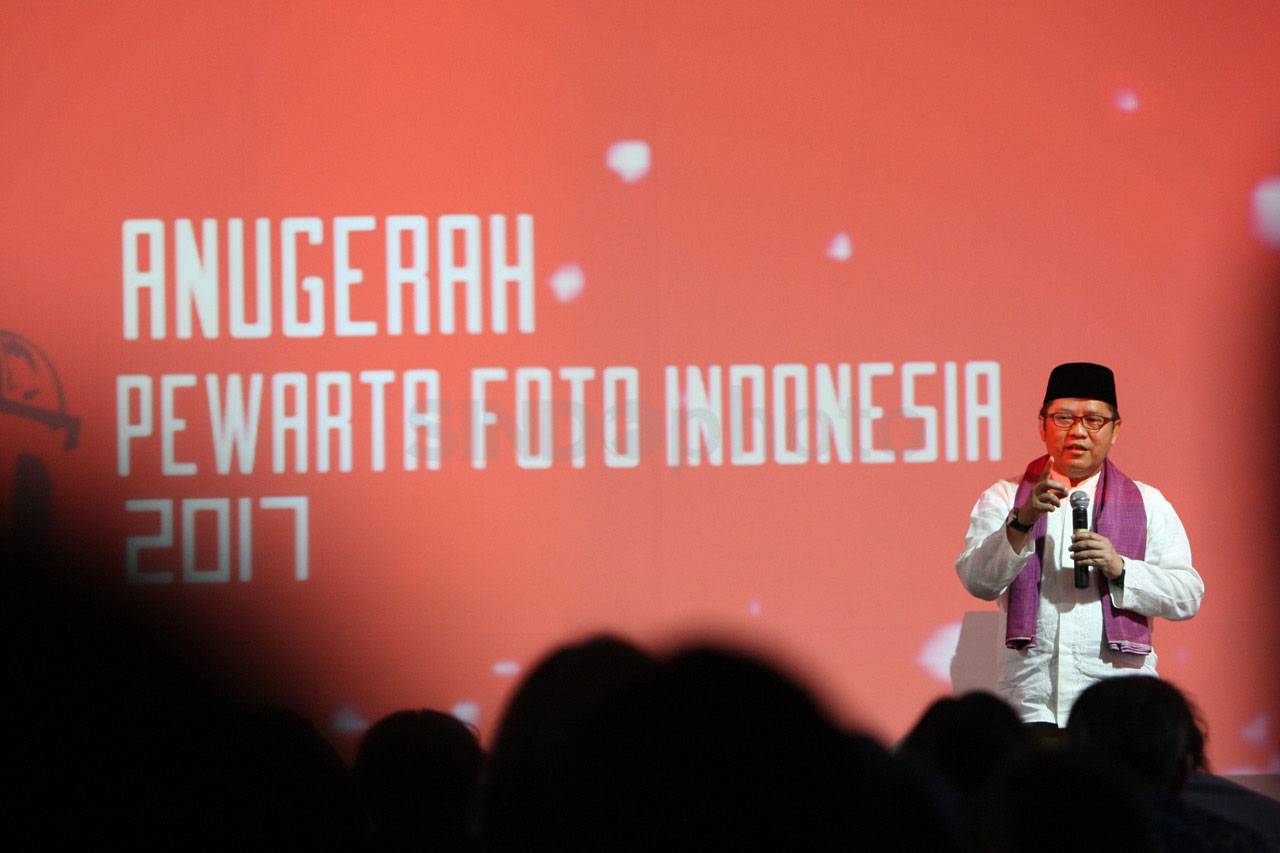 Dua Pewarta Foto KORAN...