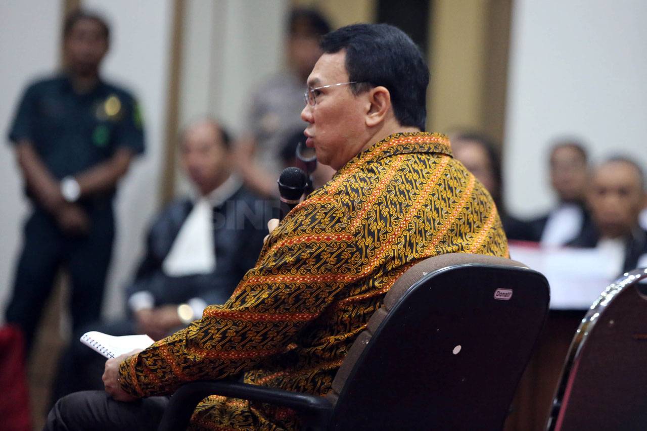 Ahok Bacakan Nota Pembelaan