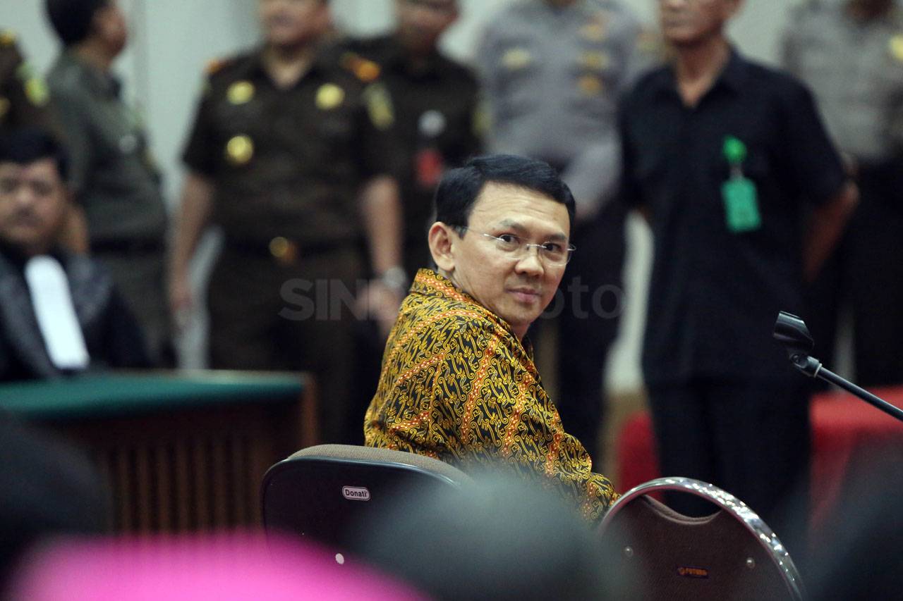 Ahok Bacakan Nota Pembelaan