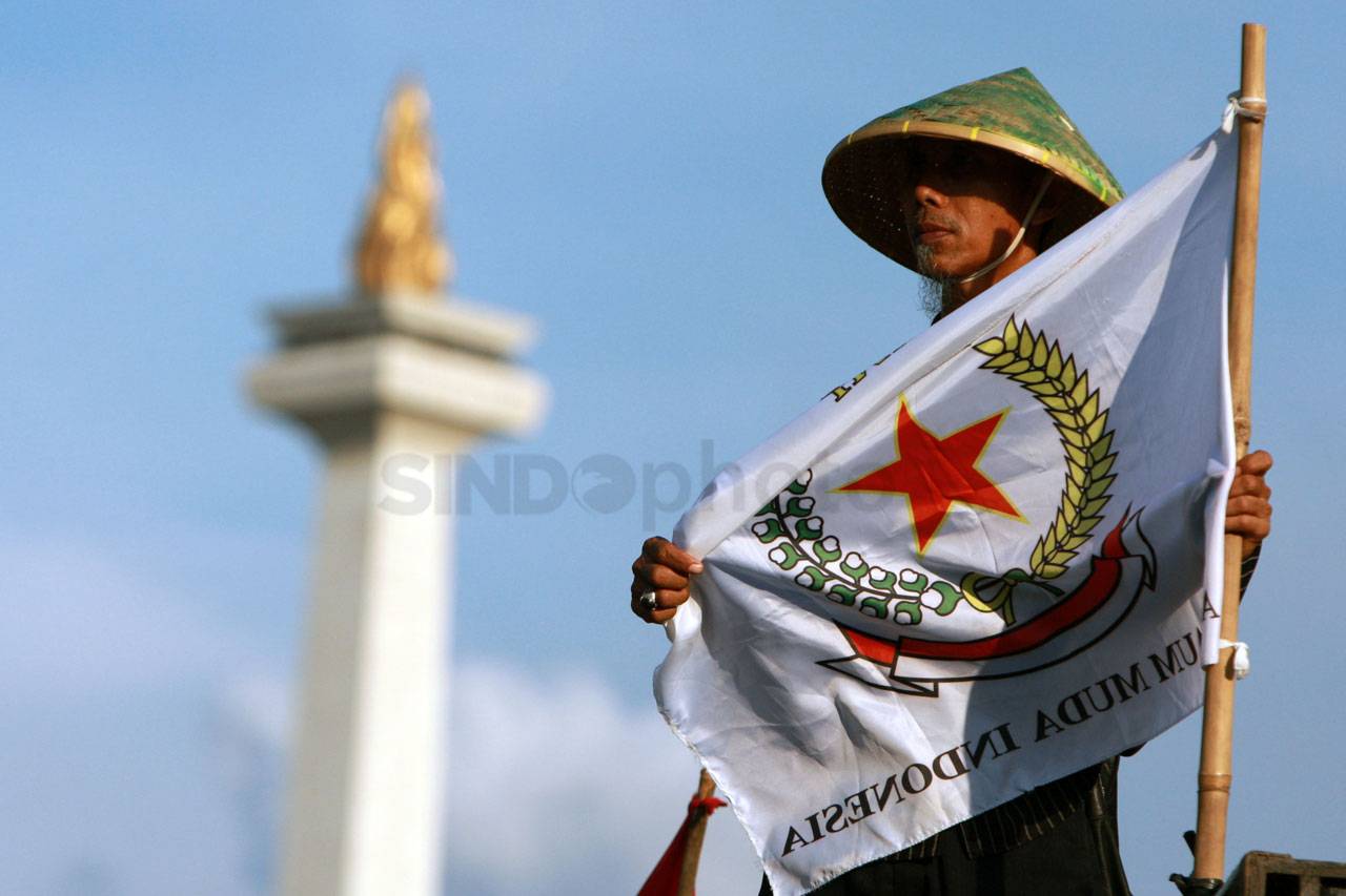 Petani Karawang Gelar...