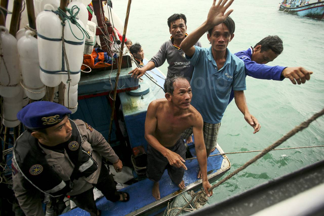 Polair Polda Kepri Tangkap...