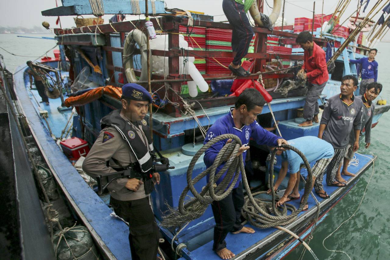 Polair Polda Kepri Tangkap...