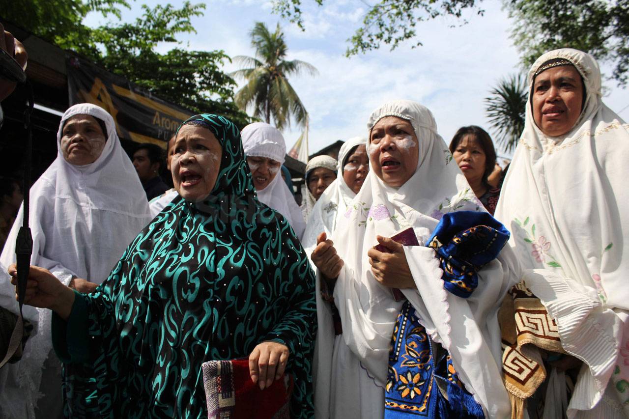 Warga Manggarai Tolak...
