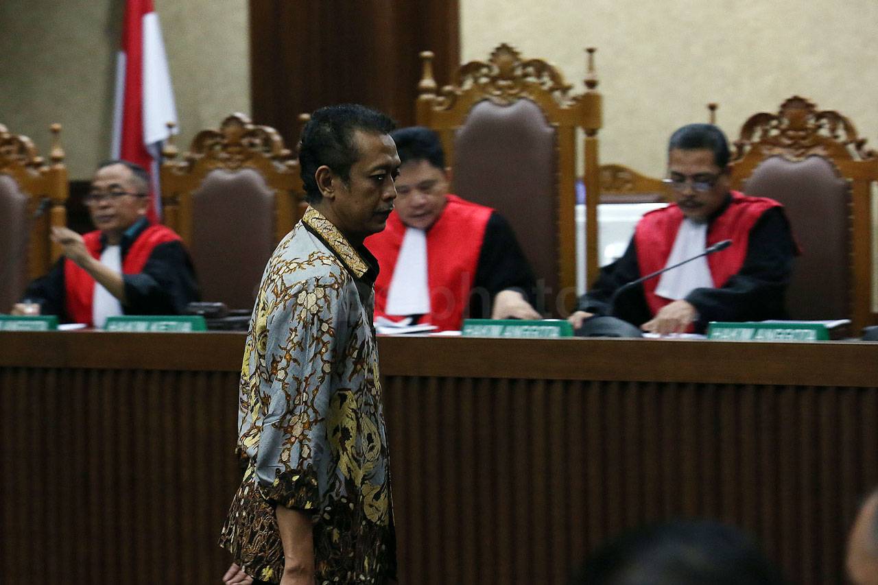 Jaksa Hadirkan Saksi-Saksi...