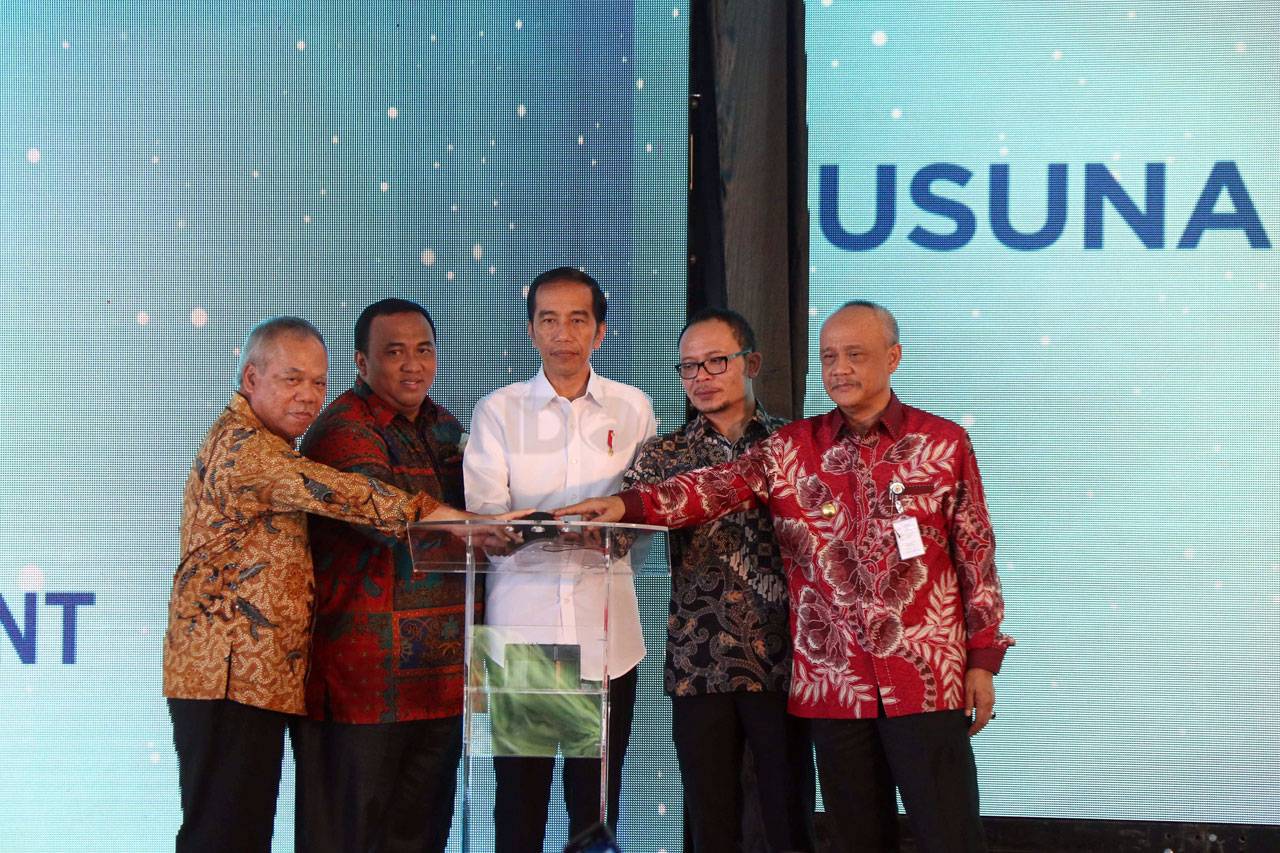 Presiden Jokowi Resmikan...