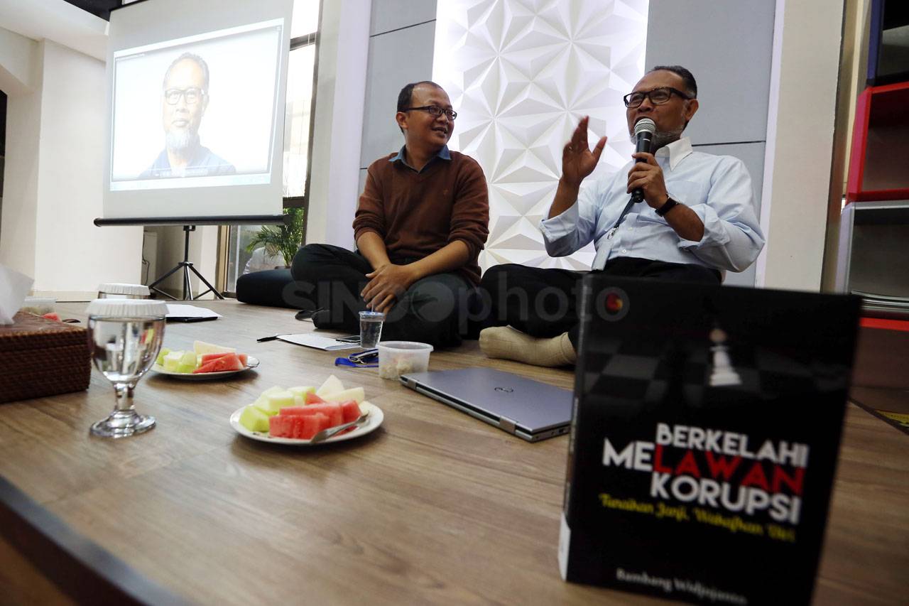Bedah Buku Berkelahi...