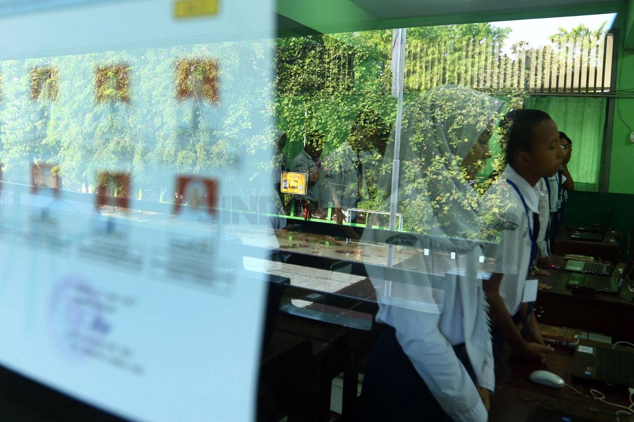 SMPN 227 Jakarta Laksanakan...