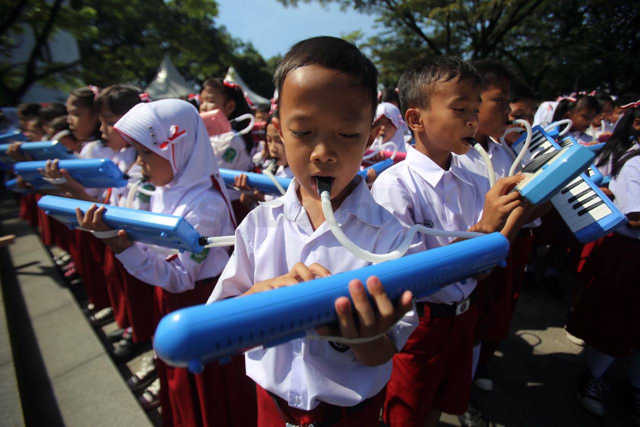 Peringati Hardiknas,...