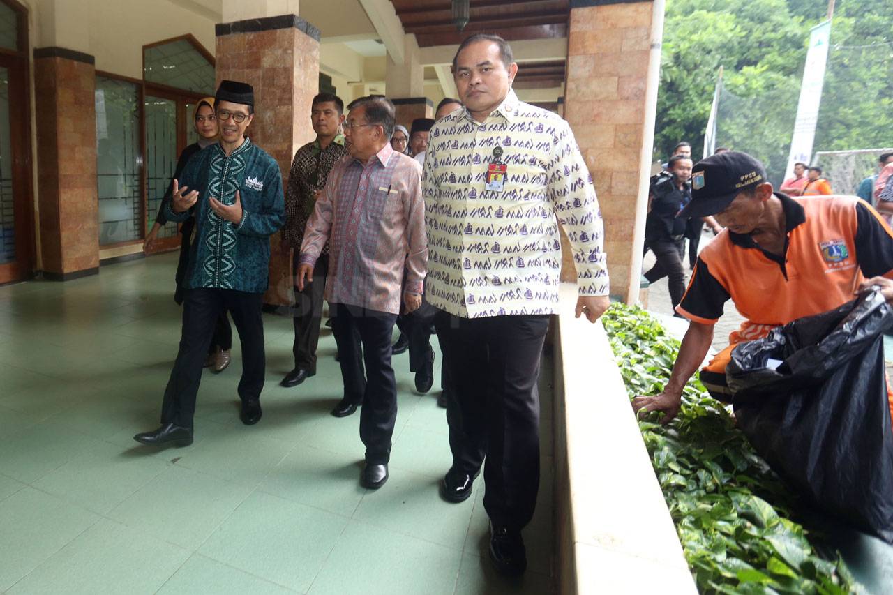 Wapres Jusuf Kalla Tinjau...