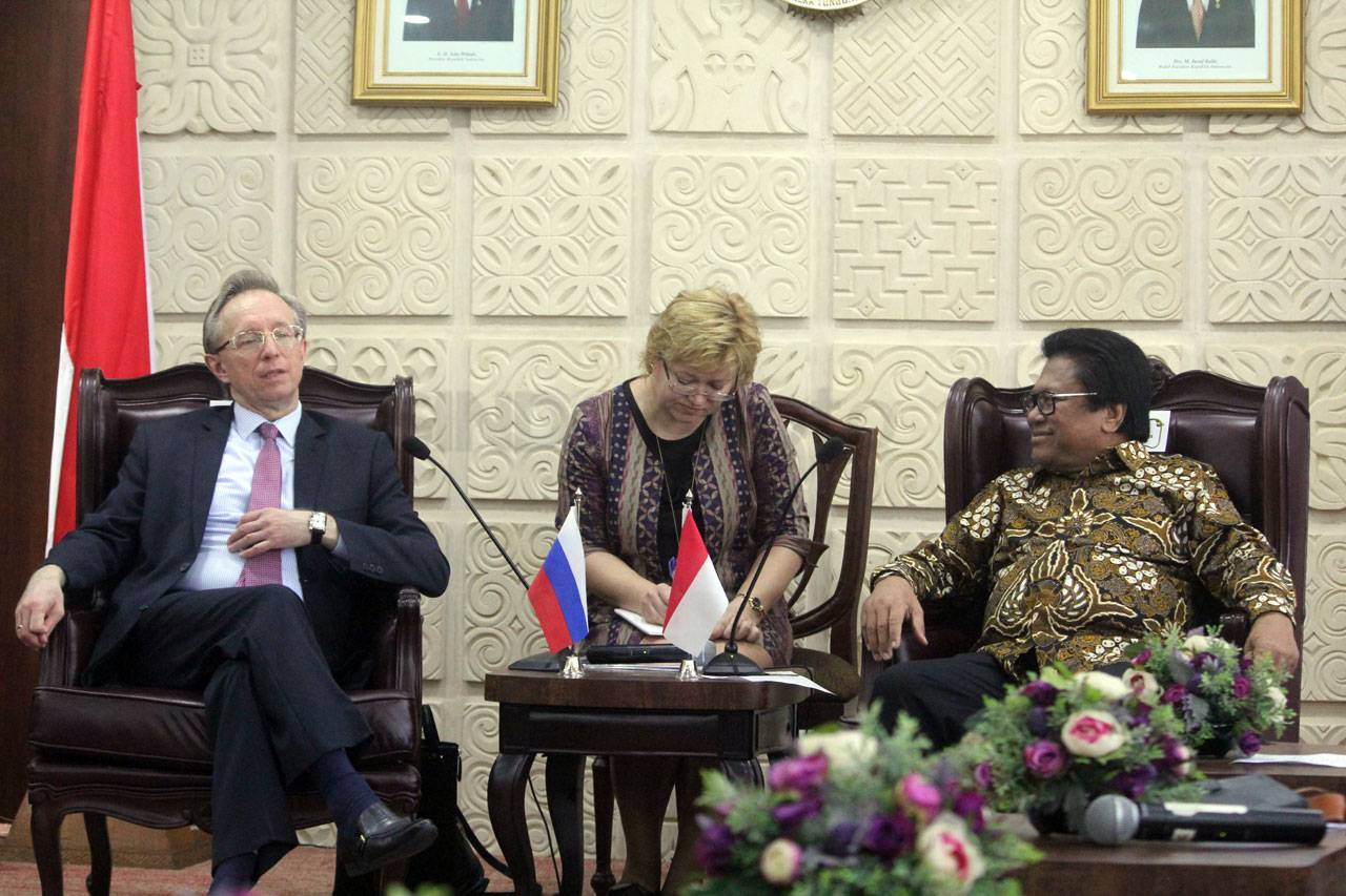 Ketua DPD Terima Kunjungan...