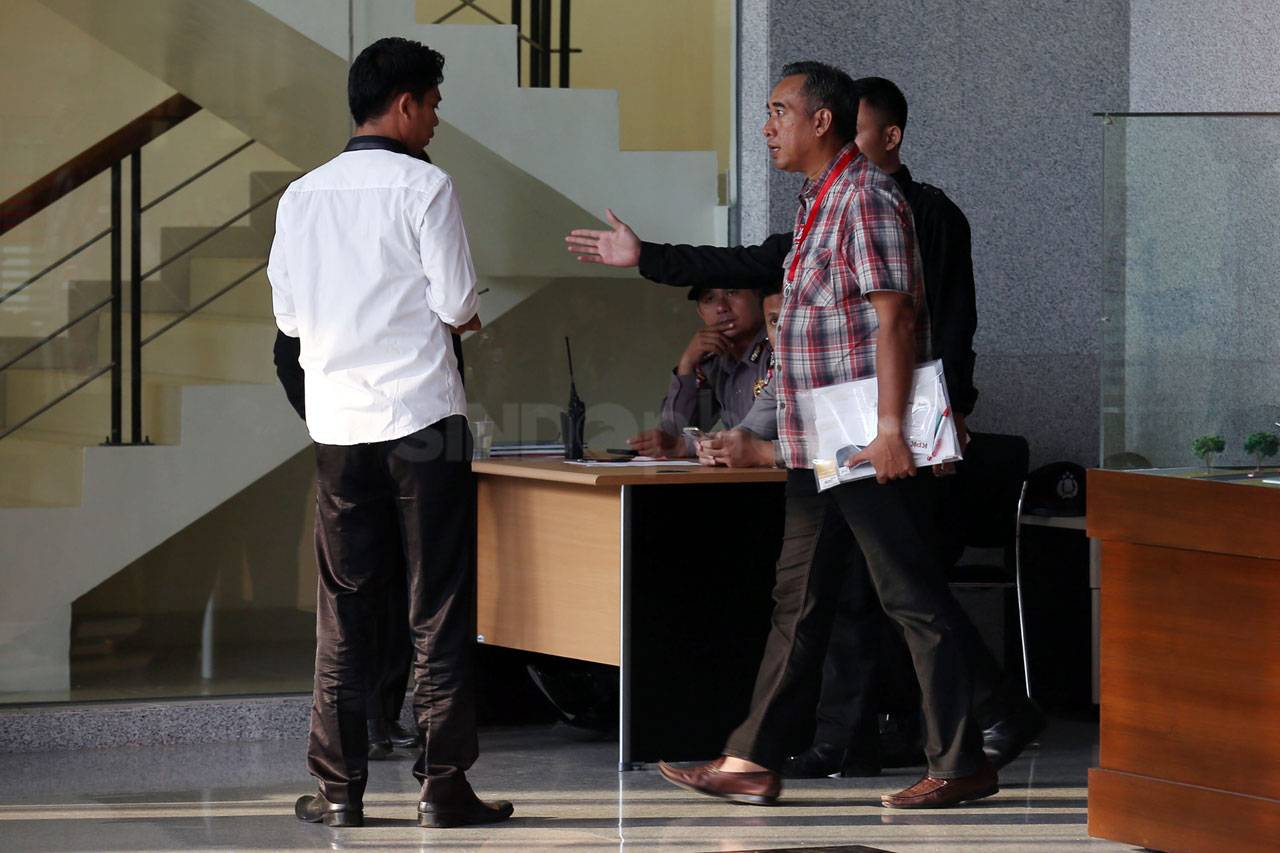 KPK Periksa Mantan Direktur...
