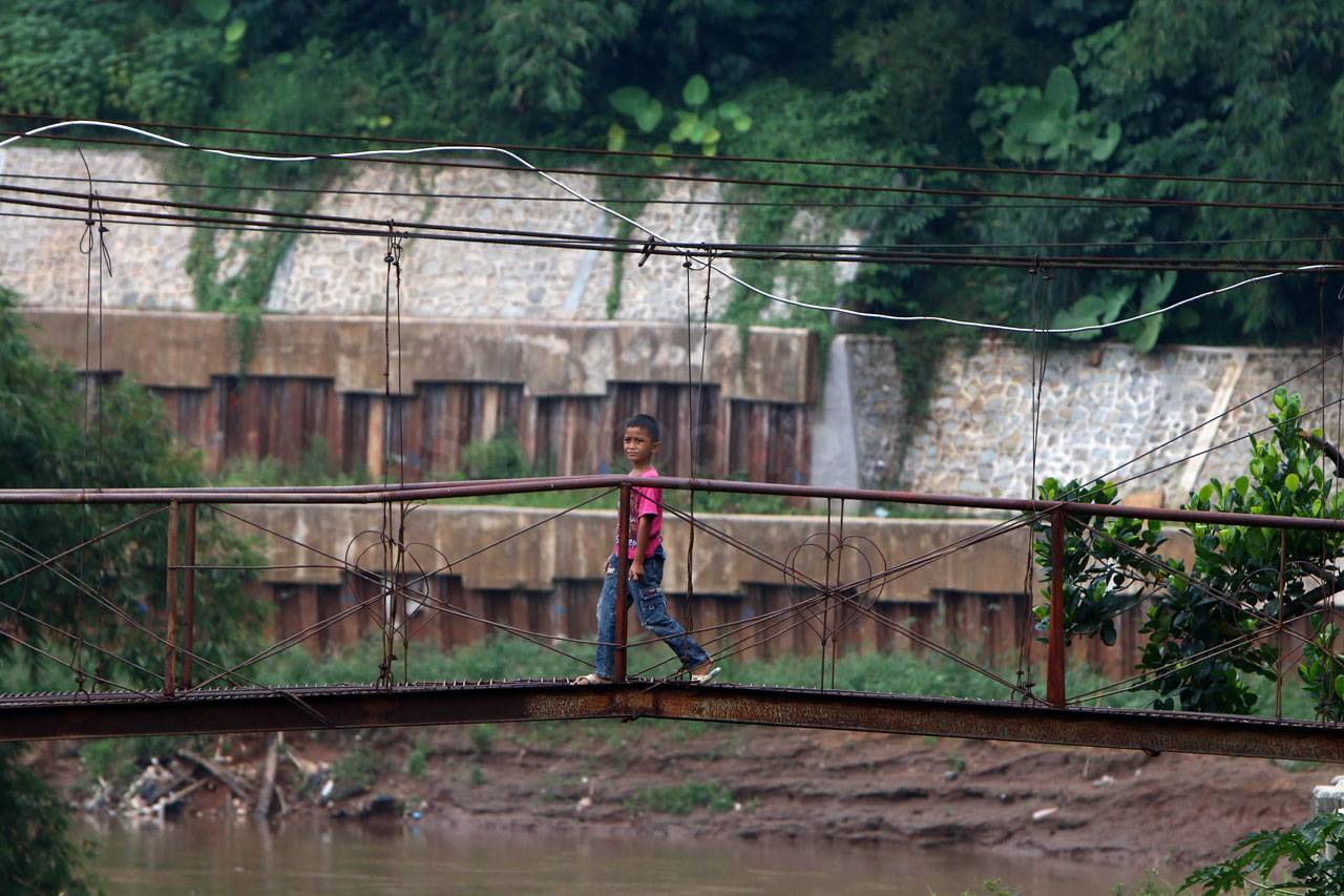 Jembatan Gantung, Akses...