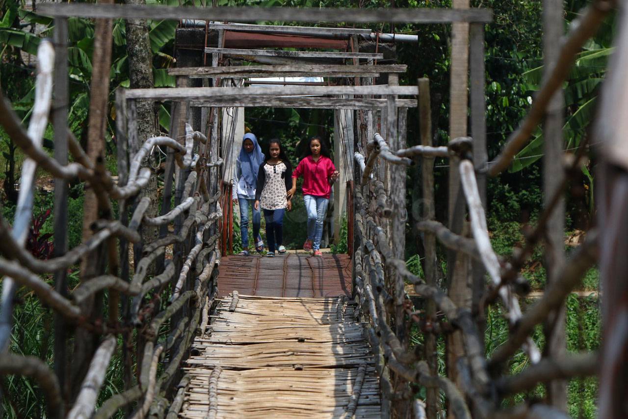 Jembatan Gantung, Akses...