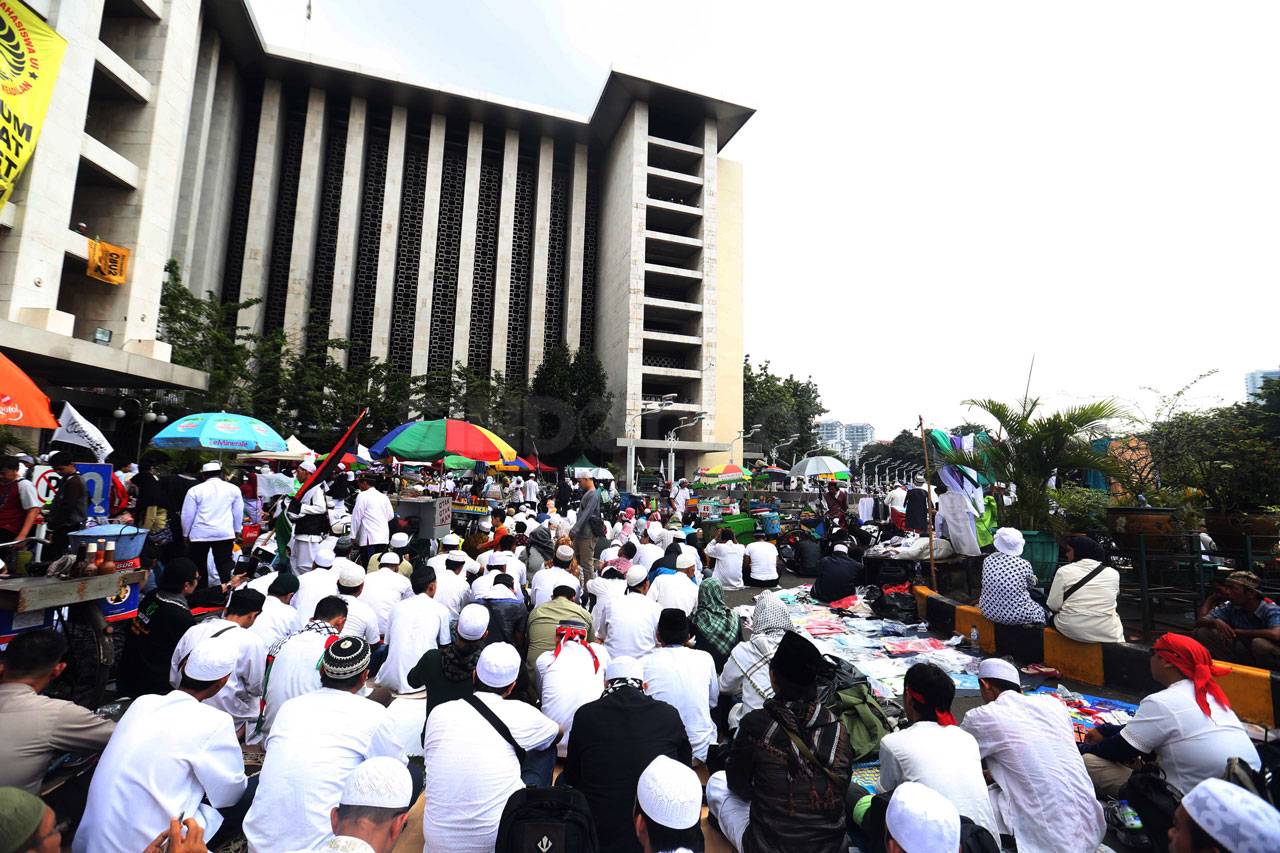 Ribuan Massa Simpatik...