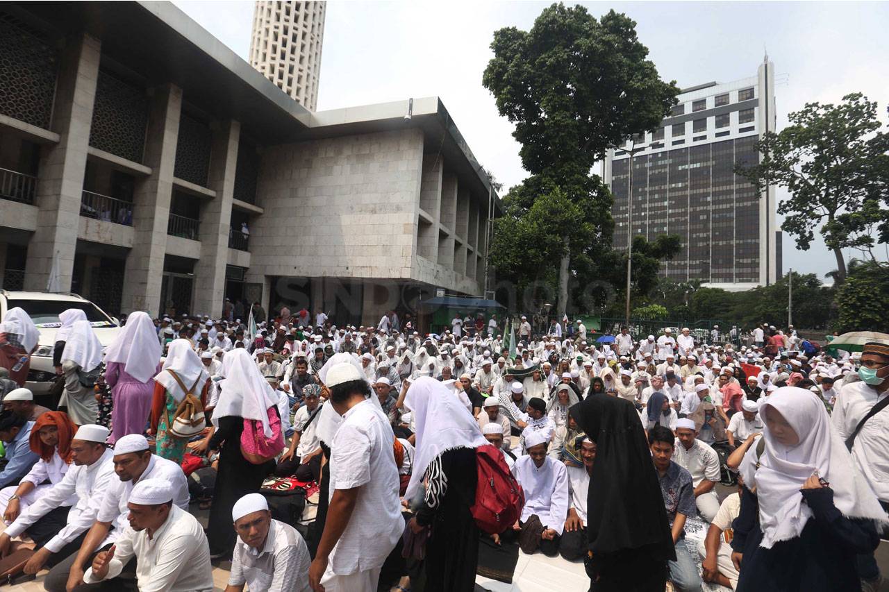 Ribuan Massa Simpatik...
