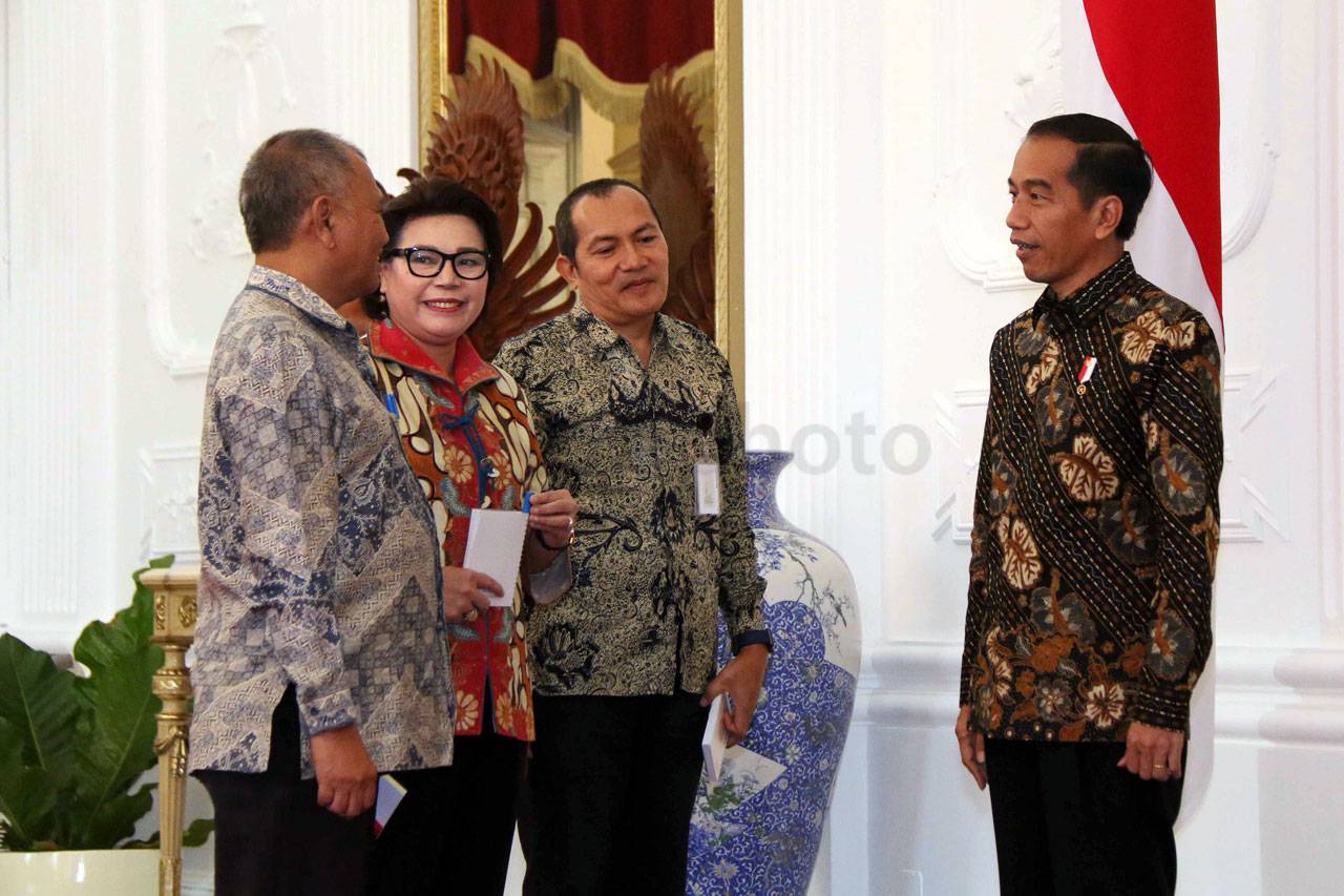 Presiden Jokowi Terima...