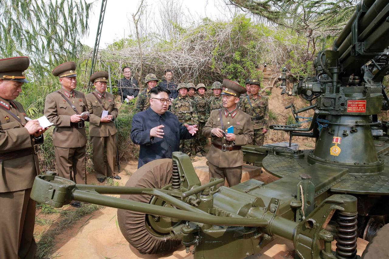 Kim Jong Un Periksa...